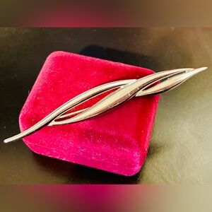 Vintage Monet Silver Tone Twisted Brooch Bar Pin